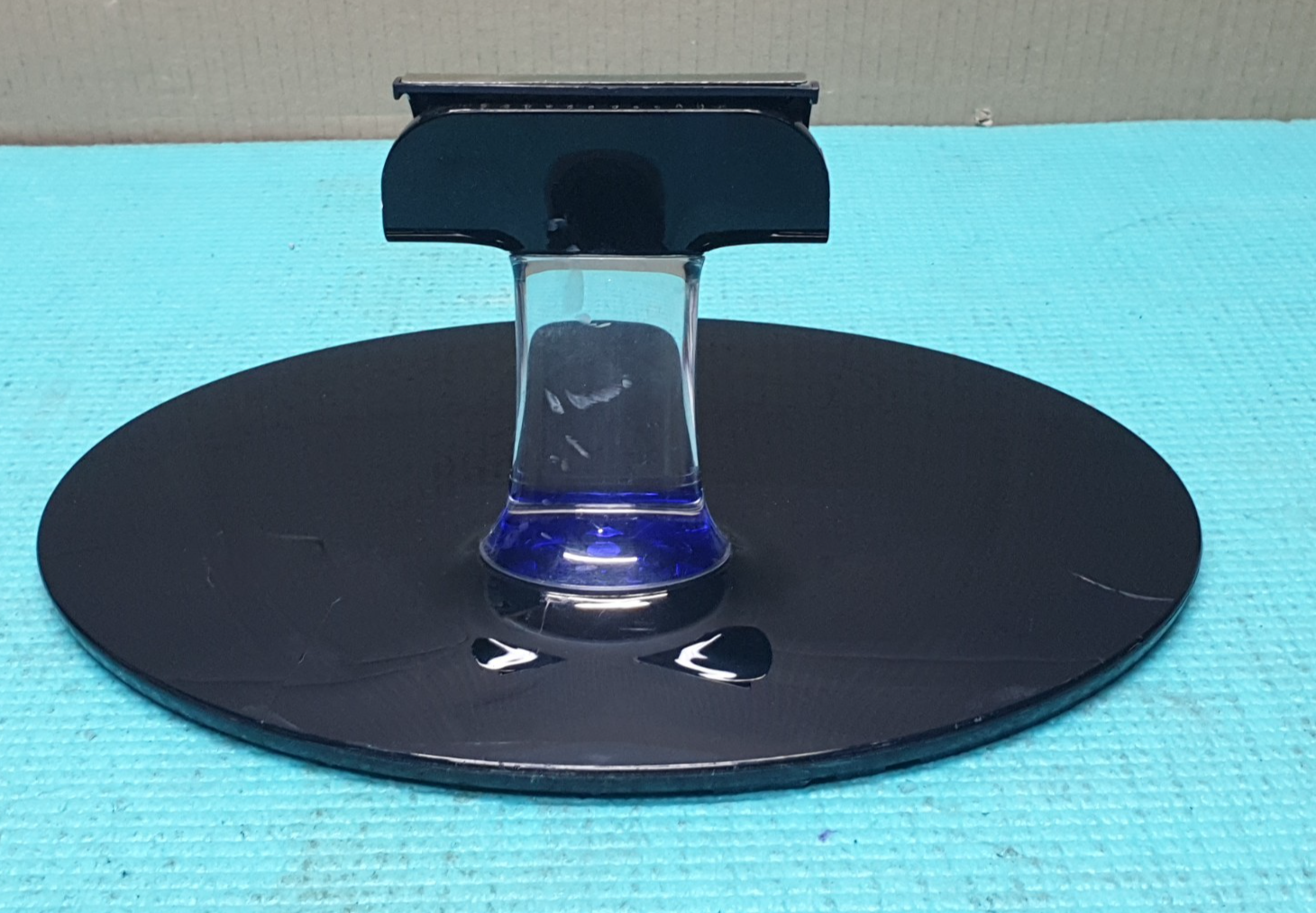 TABLETOP BASE STAND P22070HD LS22EMDKF P2270HD EM22TS TV + SCREWS BN61-05087X - Image 2