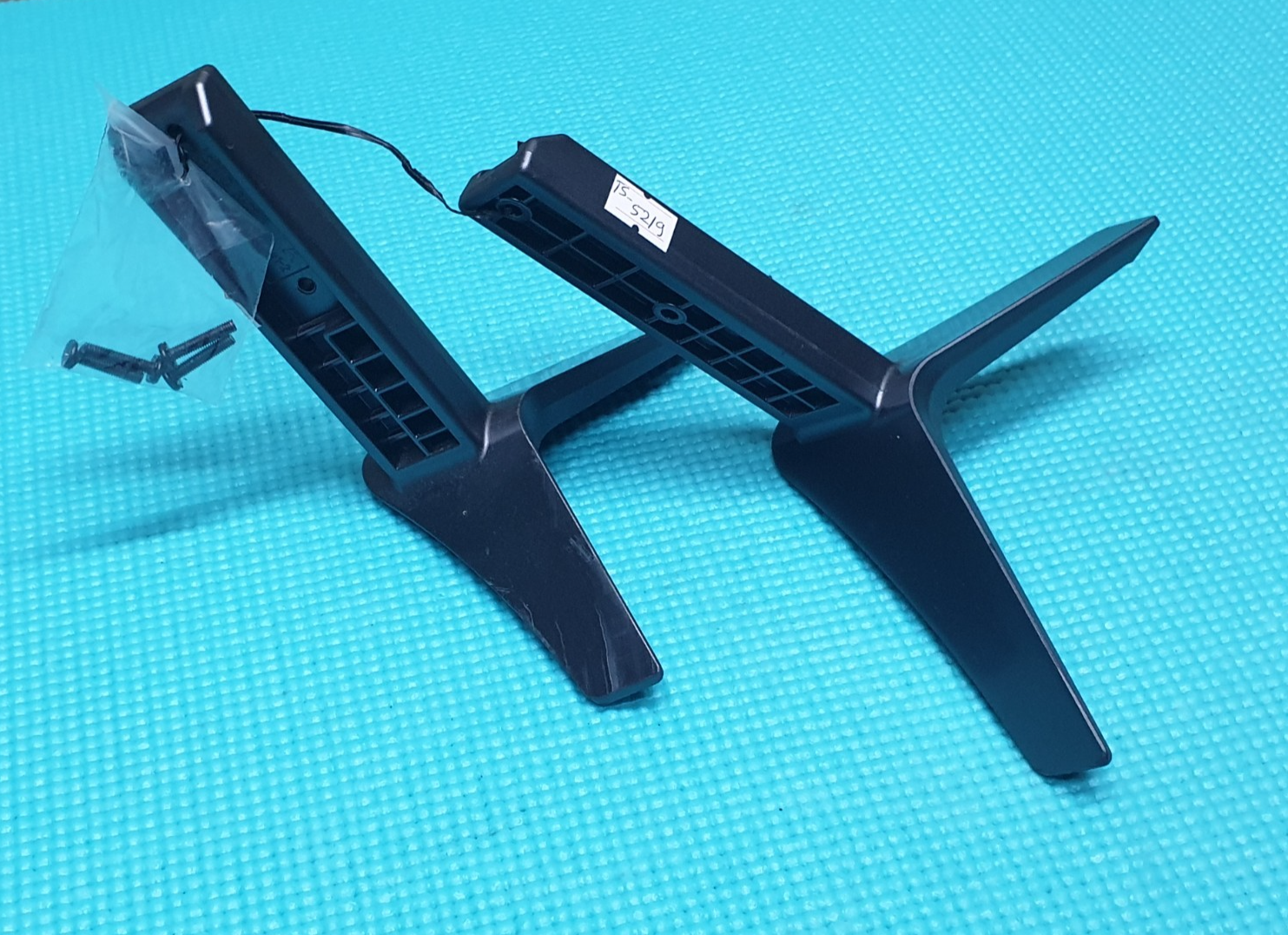 COMPLETE ORIGINAL BASE STAND FEET LEGS LG 43UH750 49UH750 TV + SCREWS MAM640443 - Image 4