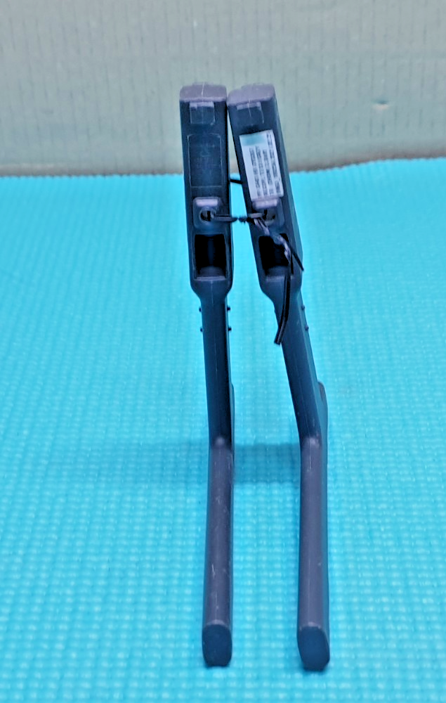TABLETOP STAND BASE LEGS SAMSUNG QE32LS03T QE32LS03TC4 LED TV BN96-51630A