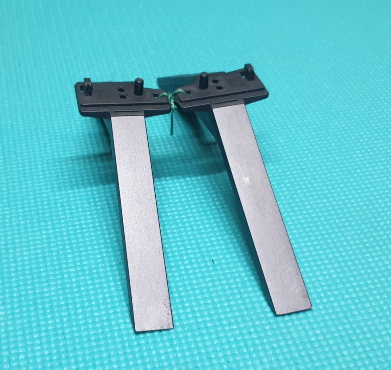 TABLETOP STAND BASE LEGS FOR LG 60UJ651V 65UJ651V 60UJ630V 65UJ630V TV + SCREWS