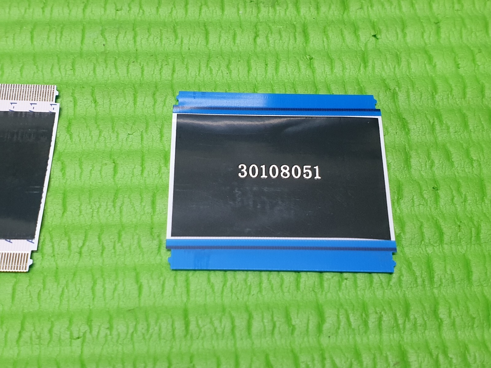 FLAT RIBBON CABLE FROM TCON LVDS BOARD TO SCREEN FR JVC LT-43CF890(B) 43" LED TV - Image 2