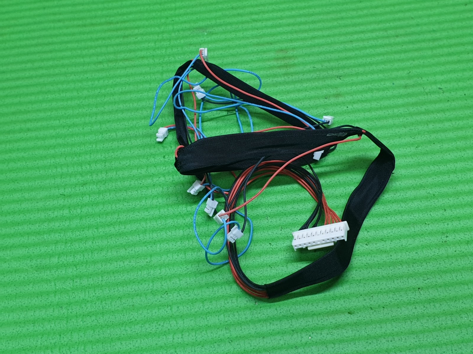 CABLE FROM POWER SUPPLY TO BACKLIGHT PANASONIC TX-40AS640B TX-40AX630B 40" TV - Image 4