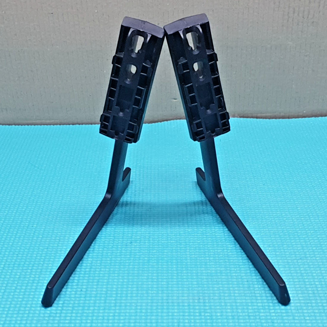 TABLETOP STAND BASE LEGS FOR UE50DU7100K UE50DU7100KXXU TV + SCREWS BN63-21123X