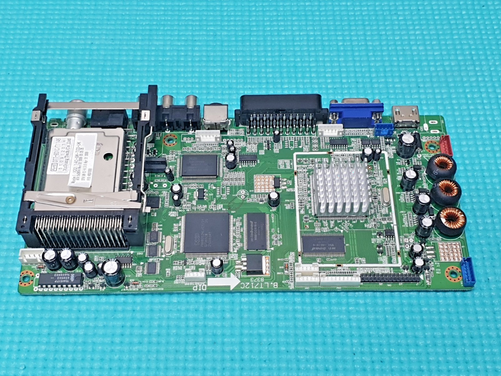 MAIN AV BOARD MB TECHNIKA LCD22-208W 22" LCD TV B.LT712C 8373 SCREEN:LTM220M1