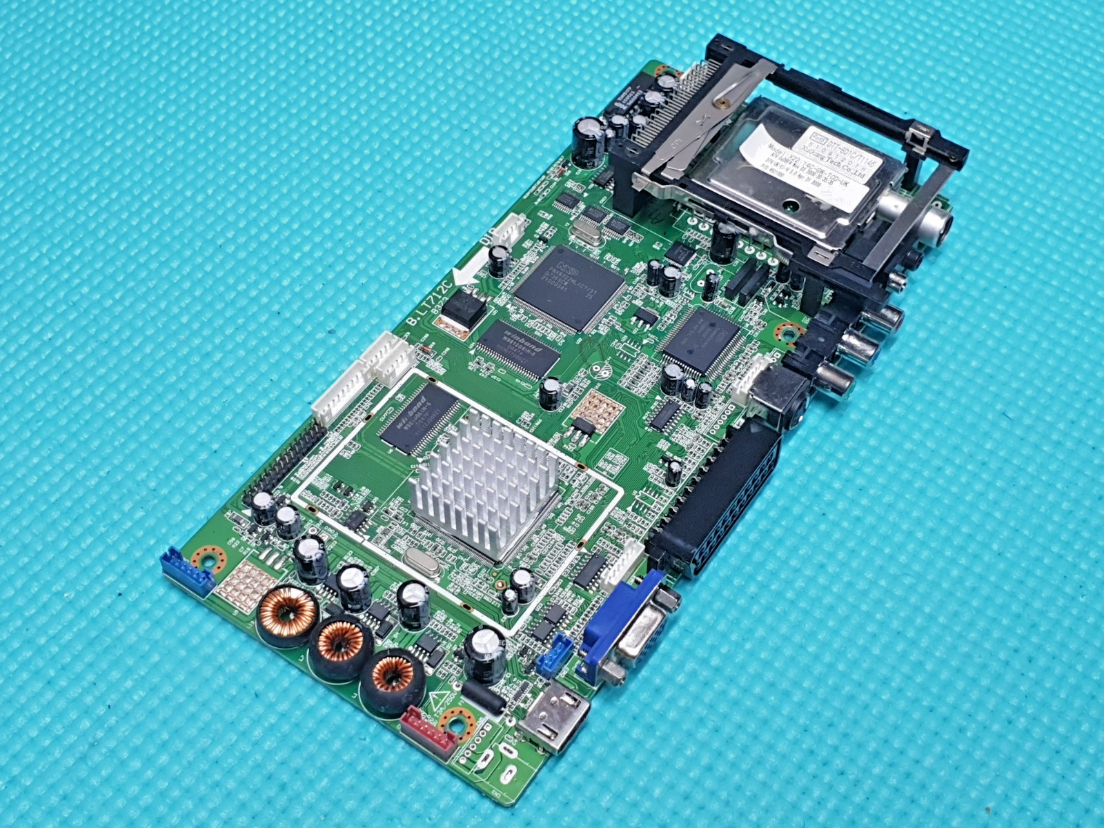 MAIN AV BOARD MB TECHNIKA LCD22-208W 22" LCD TV B.LT712C 8373 SCREEN:LTM220M1 - Image 5