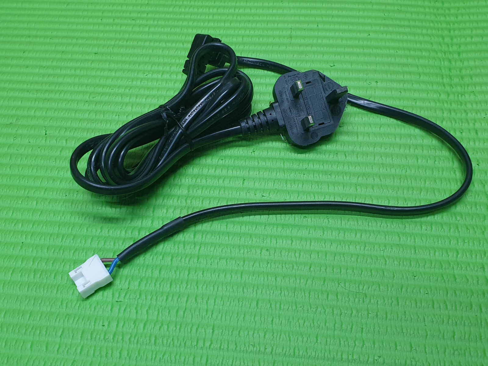 UK 3 PIN AC POWER CABLE CORD LEAD FOR PANASONIC TX-55GZ2000B 55'' LED TV 44CM - Image 2
