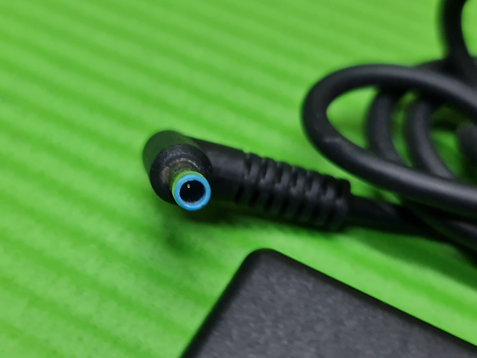 ORIGINAL GENUINE AC POWER SUPPLY CHARGER ADAPTER ROUND PIN HP 19.5V 3.33A 65W - Image 2