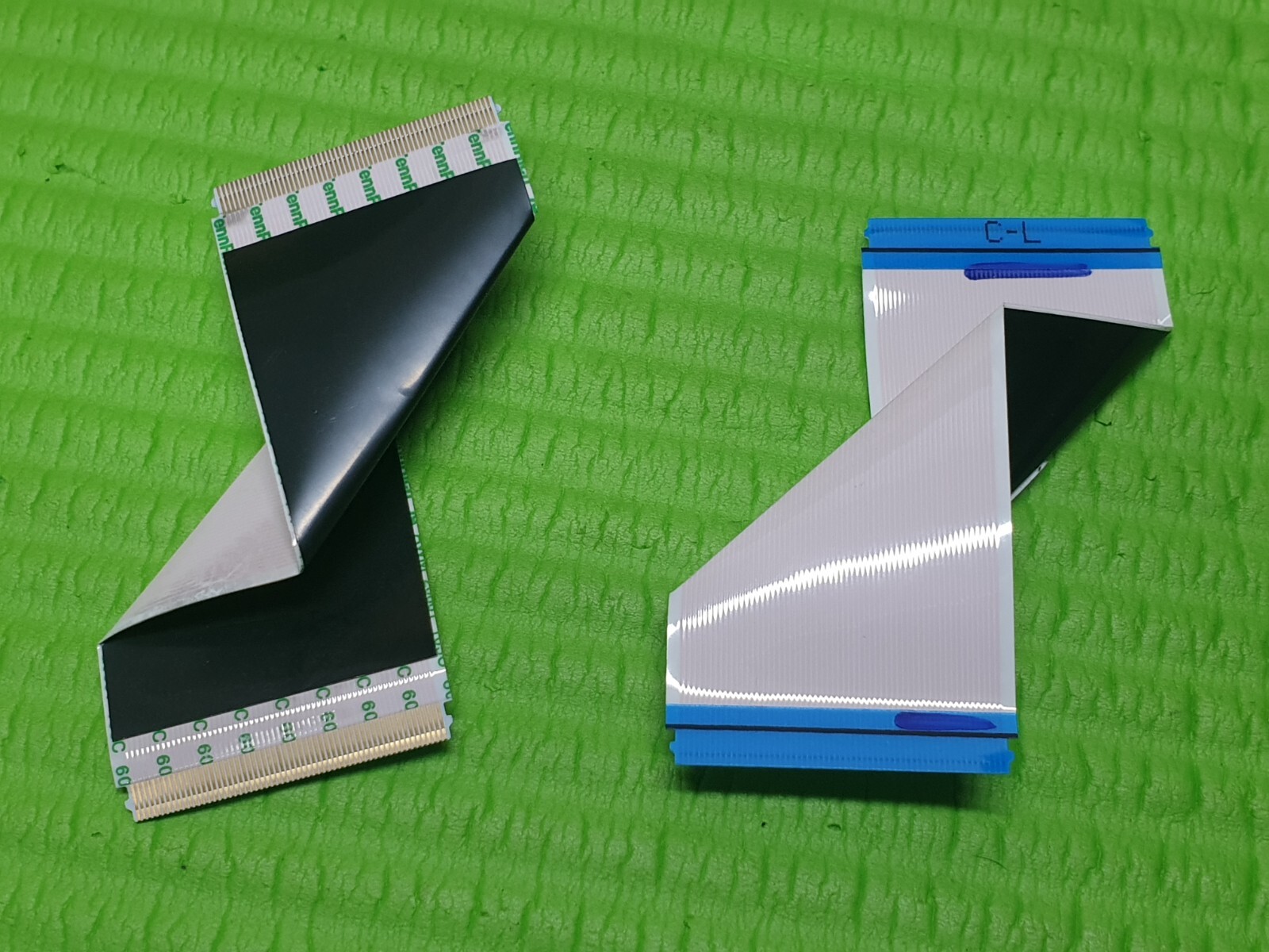 FLAT RIBBON CABLE FROM TCON LVDS BOARD TO SCREEN PANASONIC TX-58GX700 TV V580DJ4 - Image 2