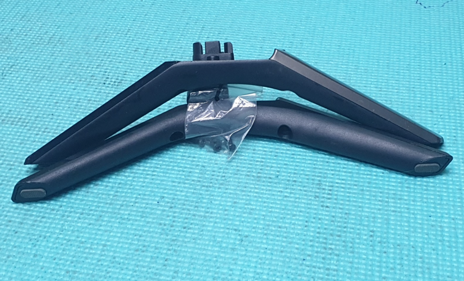 TABLETOP STAND BASE LEGS HISENSE H65N5750UK H60NEC5600UK LED TV R 0989 L 0989 - Image 4