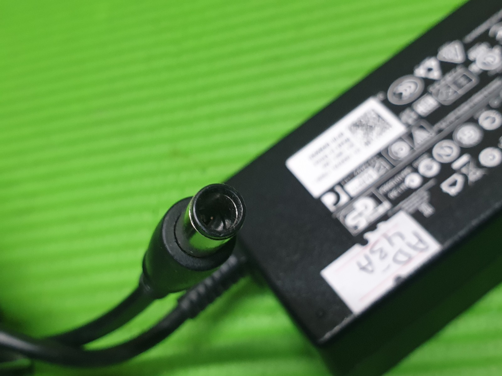 ORIGINAL GENUINE AC POWER SUPPLY CHARGER ADAPTER ROUND PIN 19.5V 4.62A 90W DELLs - Image 3