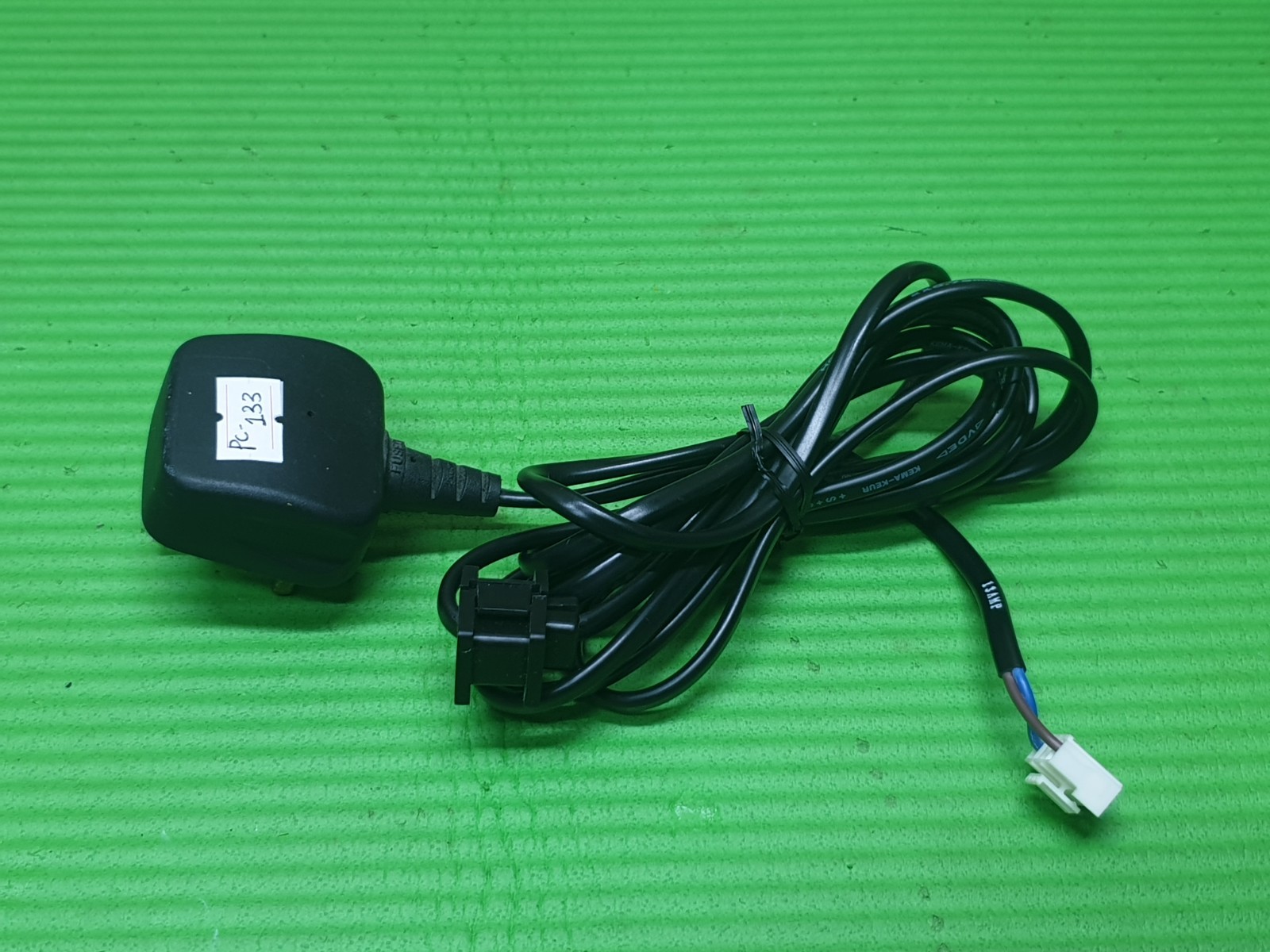 UK 3 PIN AC POWER CABLE CORD LEAD FOR TOSHIBA 32XV555D 37XV555D LCD TV 47CM
