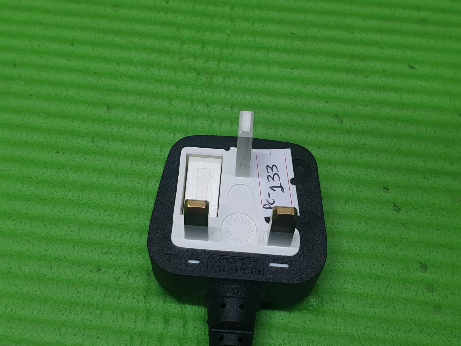 UK 3 PIN AC POWER CABLE CORD LEAD FOR TOSHIBA 32XV555D 37XV555D LCD TV 47CM - Image 5