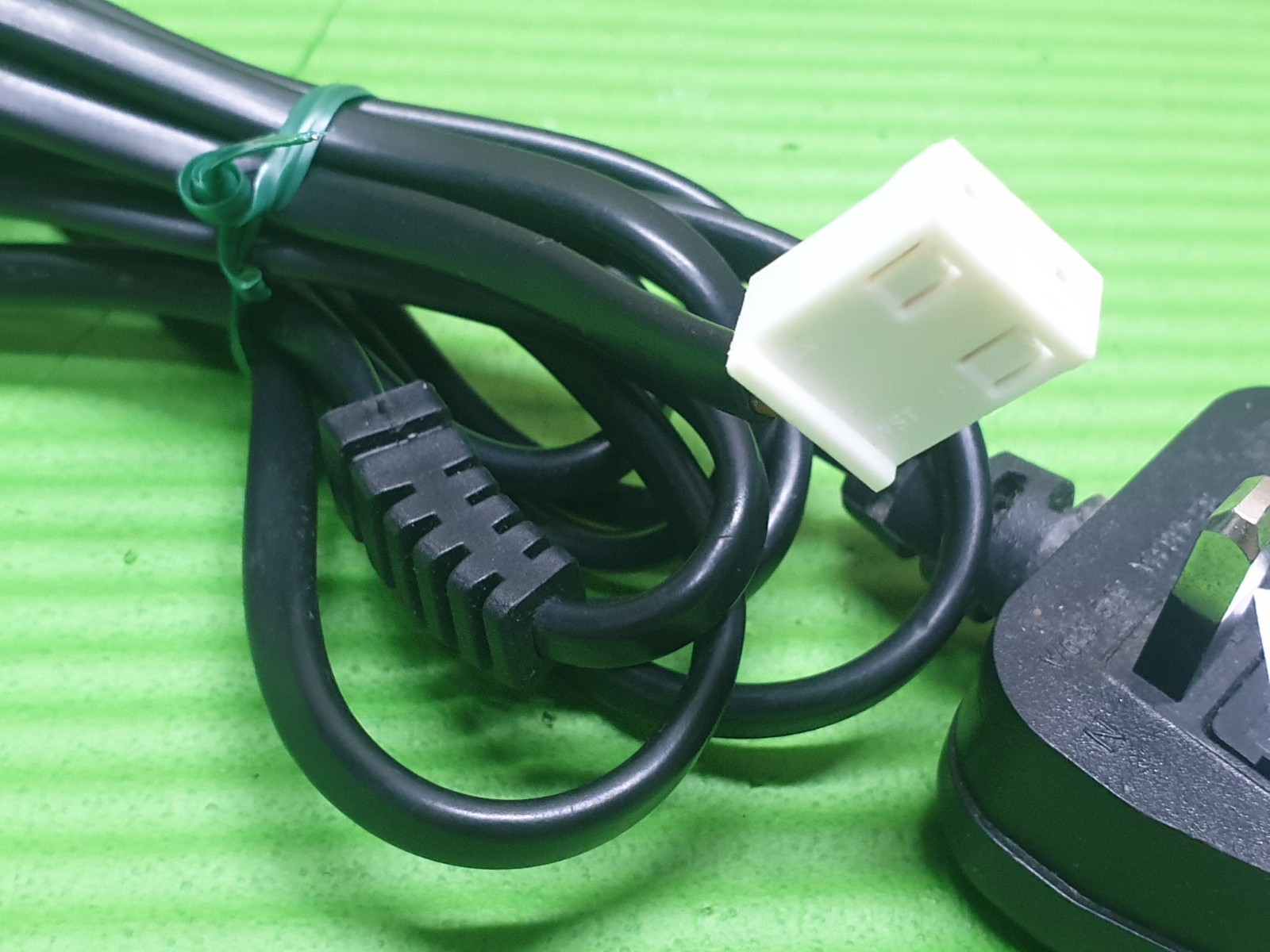 UK 3 PIN AC POWER CABLE CORD LEAD FR PANASONIC TX-L26X20B TX-L42D26BA TV 25CM - Image 4