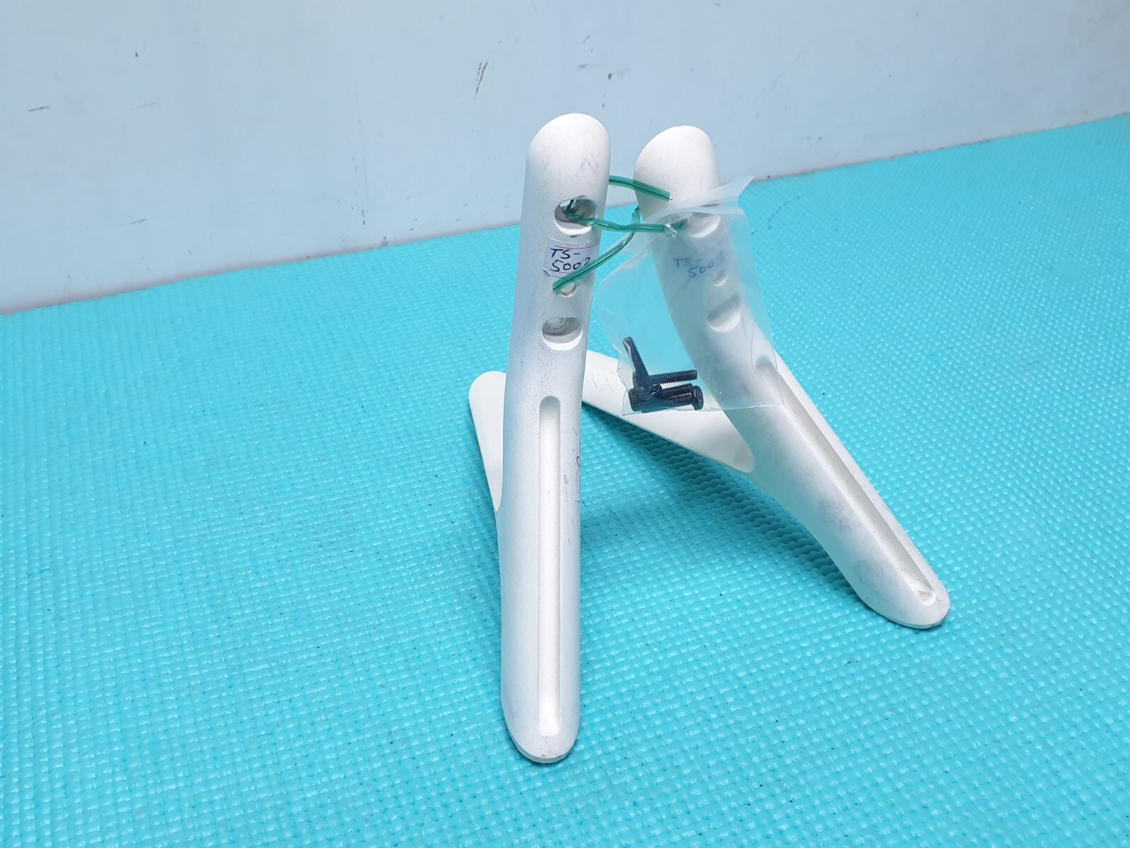 WHITE FEET STAND LEGS PAIR LG 39LB550 39LB550V 39LB5600 39LB5700 LED TV + SCREWS - Image 6