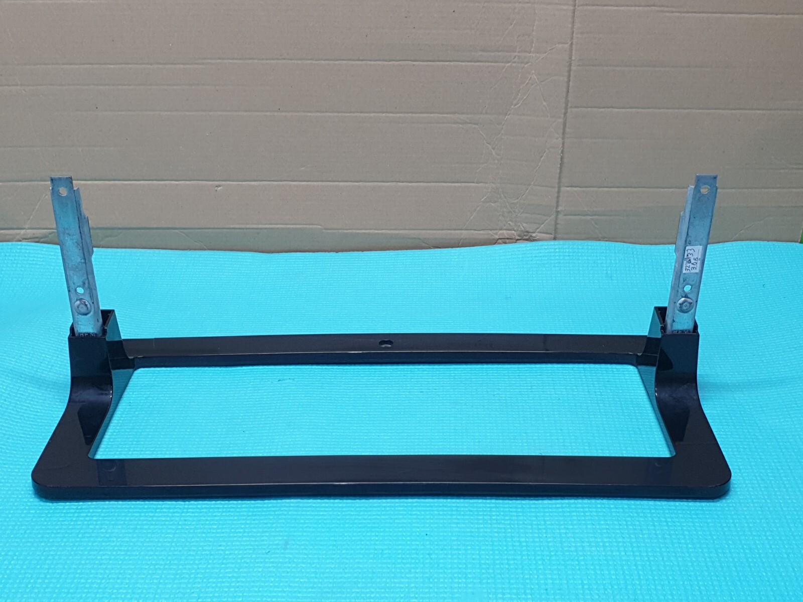 TABLETOP BASE STAND FOR TOSHIBA 32D1533D 32D1533DB 32W1533DB 32" LED + SCREWS - Image 2