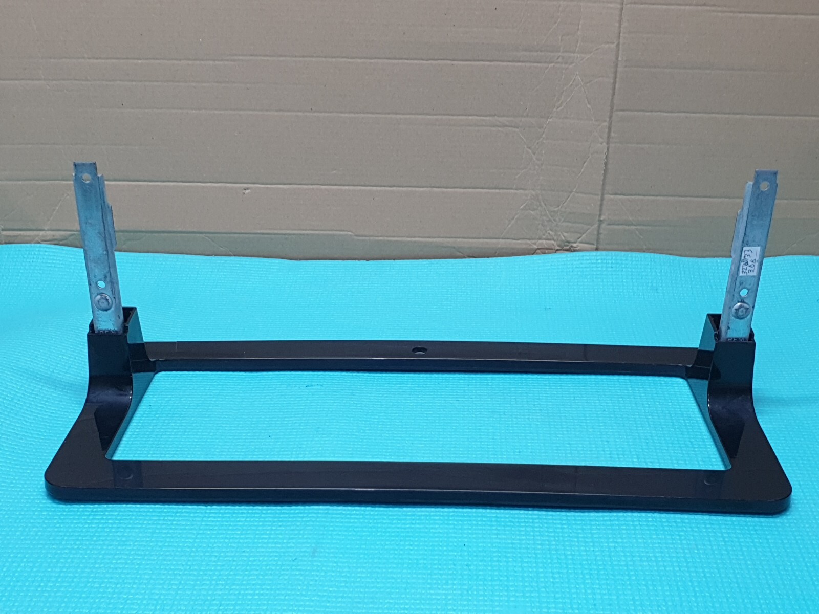 TABLETOP BASE STAND FOR TOSHIBA 32D1533D 32D1533DB 32W1533DB 32" LED + SCREWS - Image 3