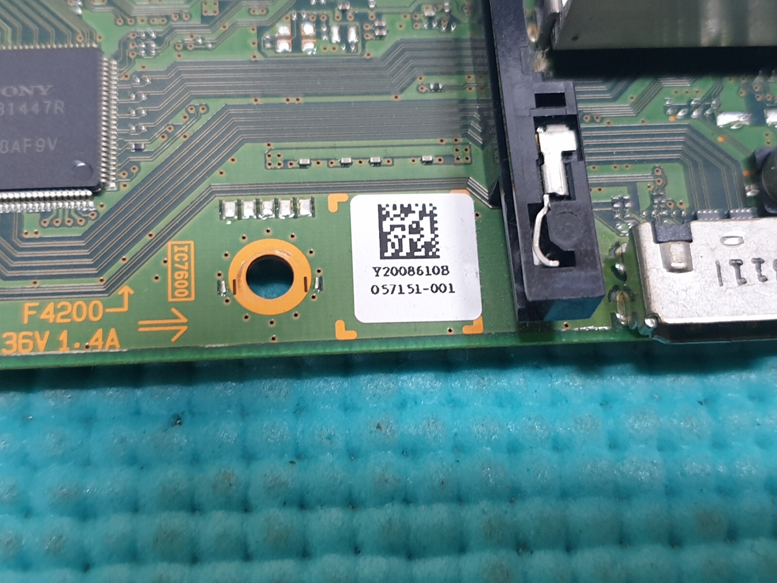 MAIN BOARD MB SONY KDL-40W5710 LCD TV 1-878-942-41 Y20086108 SCREEN:LTY400HF05 - Image 2