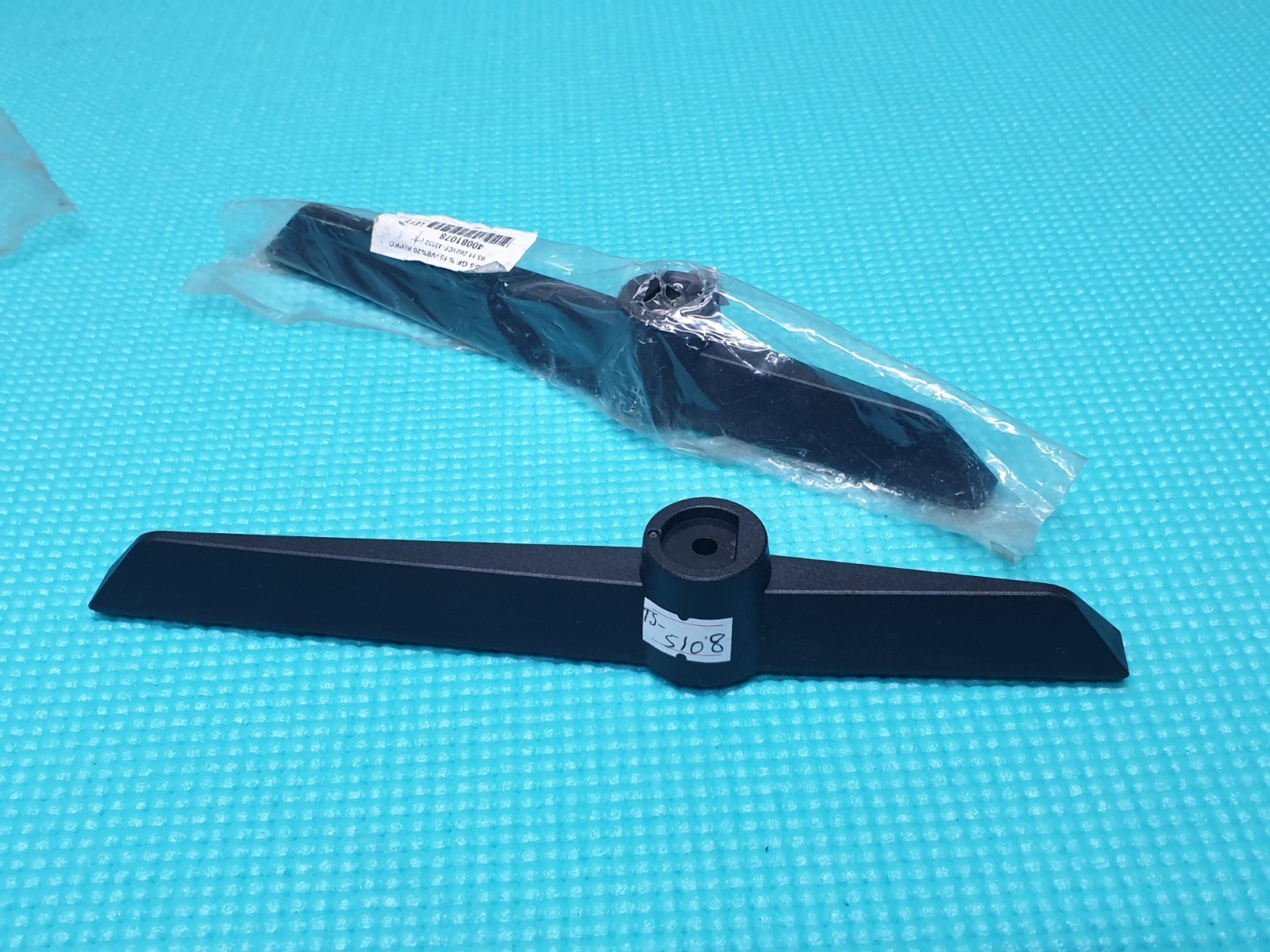 FEET STAND WITH SCREWS FOR DLED43UHDHDRSC DLED43UHDHDR 43QF5D63DA P43FPA0119A TV - Image 2