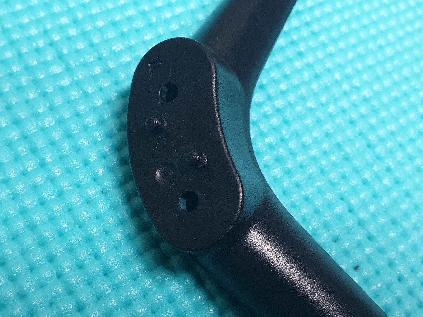 TABLETOP STAND FEET LEGS FOR CELLO C43227T2 C43227FT2 C40RTS TV + SCREWS 43L3 - Image 3