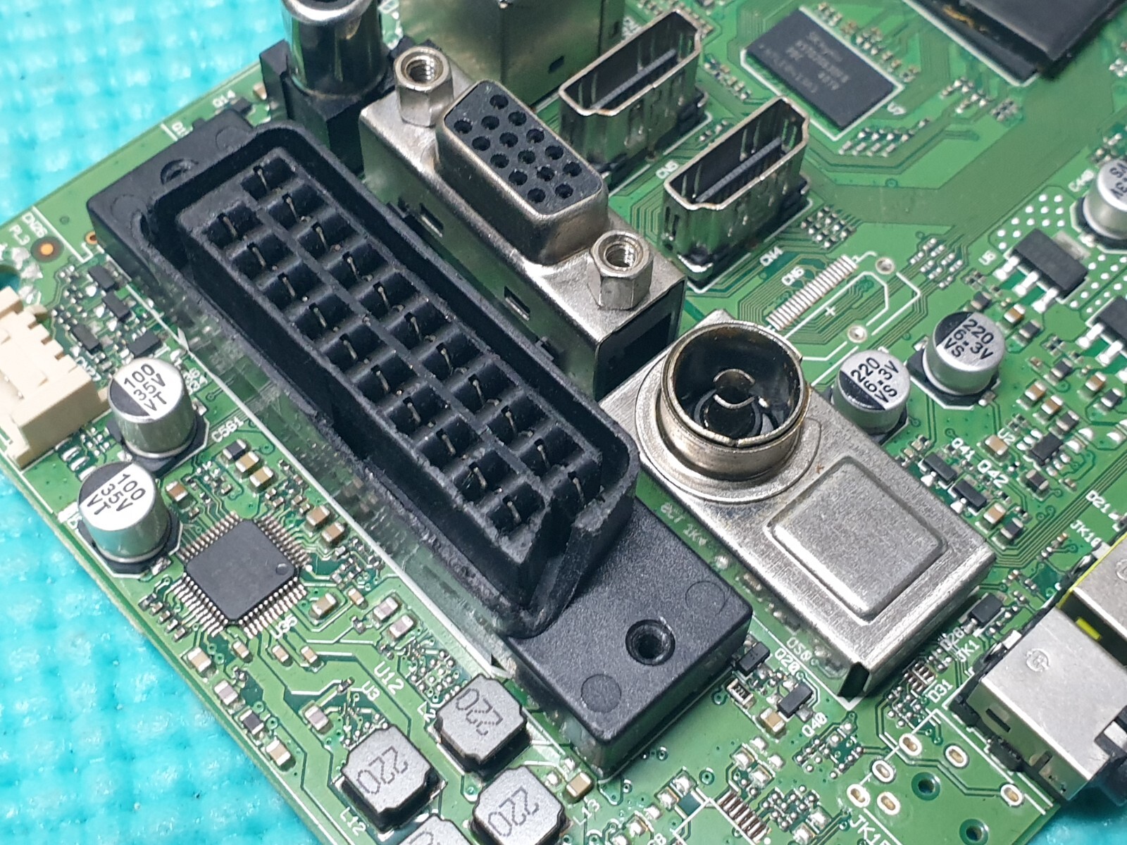 MAIN BOARD MB BUSH LED40127FHDCNTD 40" TV 17MB85S-1 23183467 SCREEN:LSC400HM06 - Image 4