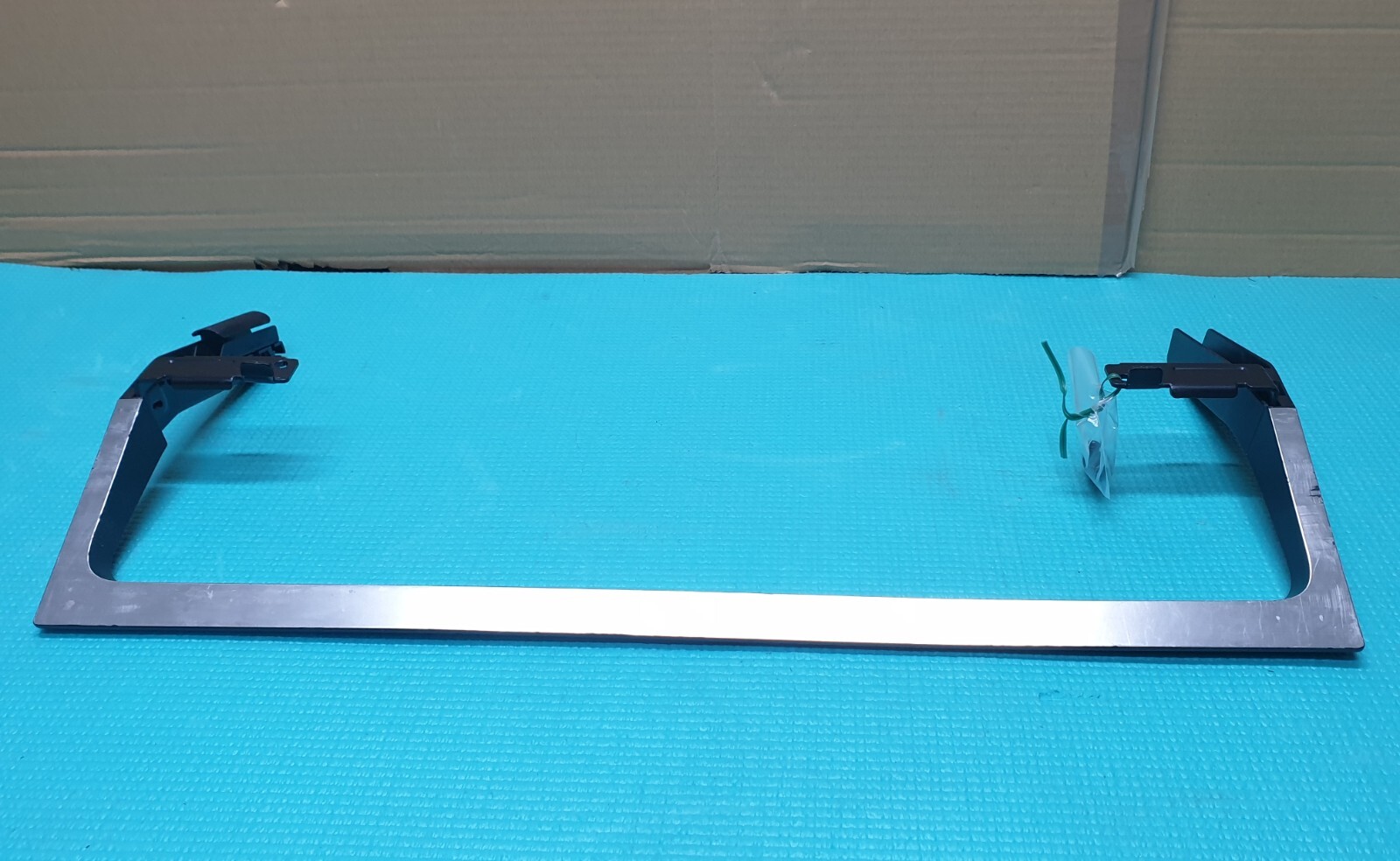 TABLETOP BASE STAND FOR SONY KD-43XE8005 KD-43XE8077 KDL-43XE8396 TV + SCREWS