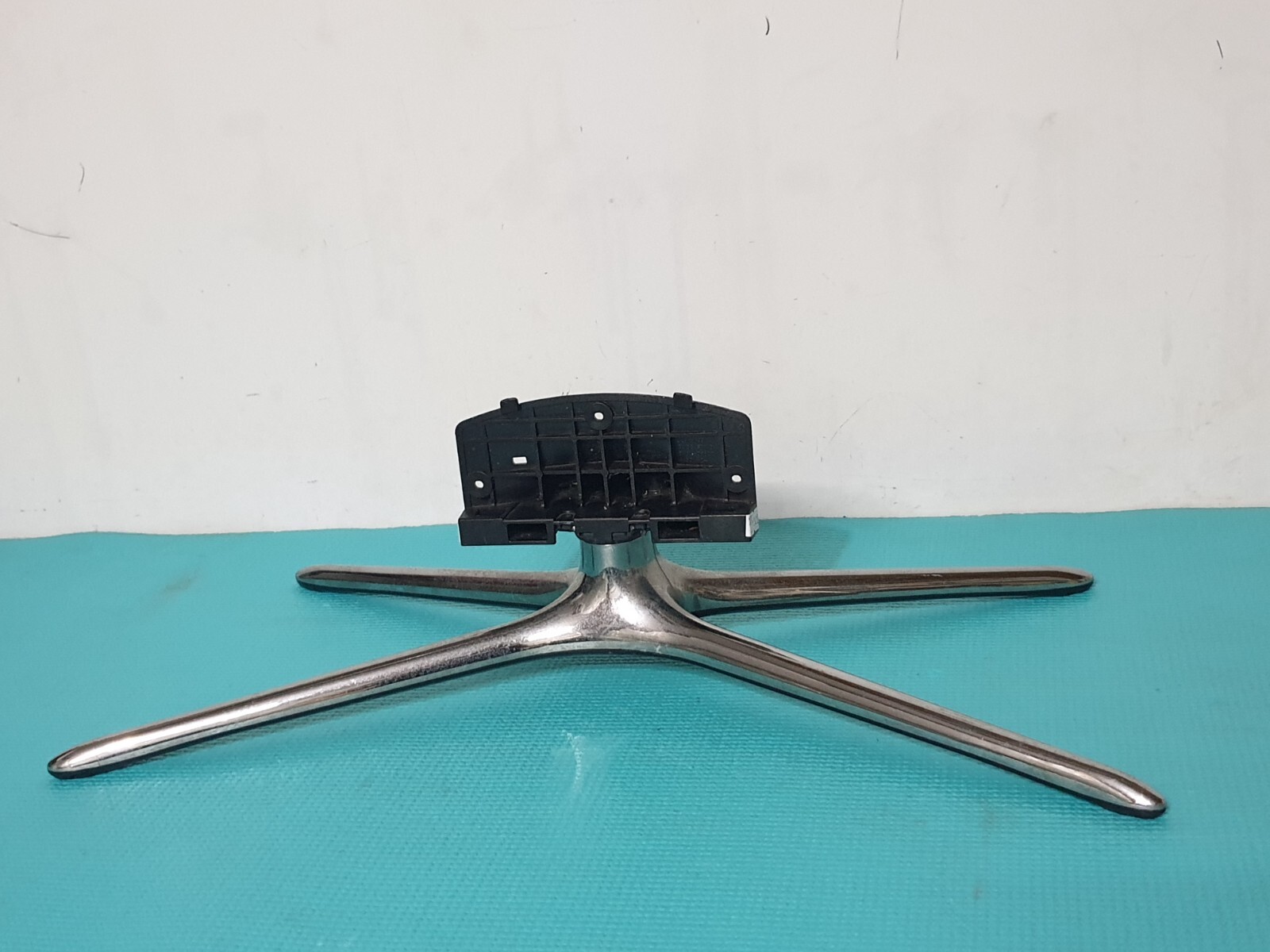 TABLETOP BASE STAND FOR SAMSUNG UE32F6100 UE32F6400 + SCREWS BN61-08822X