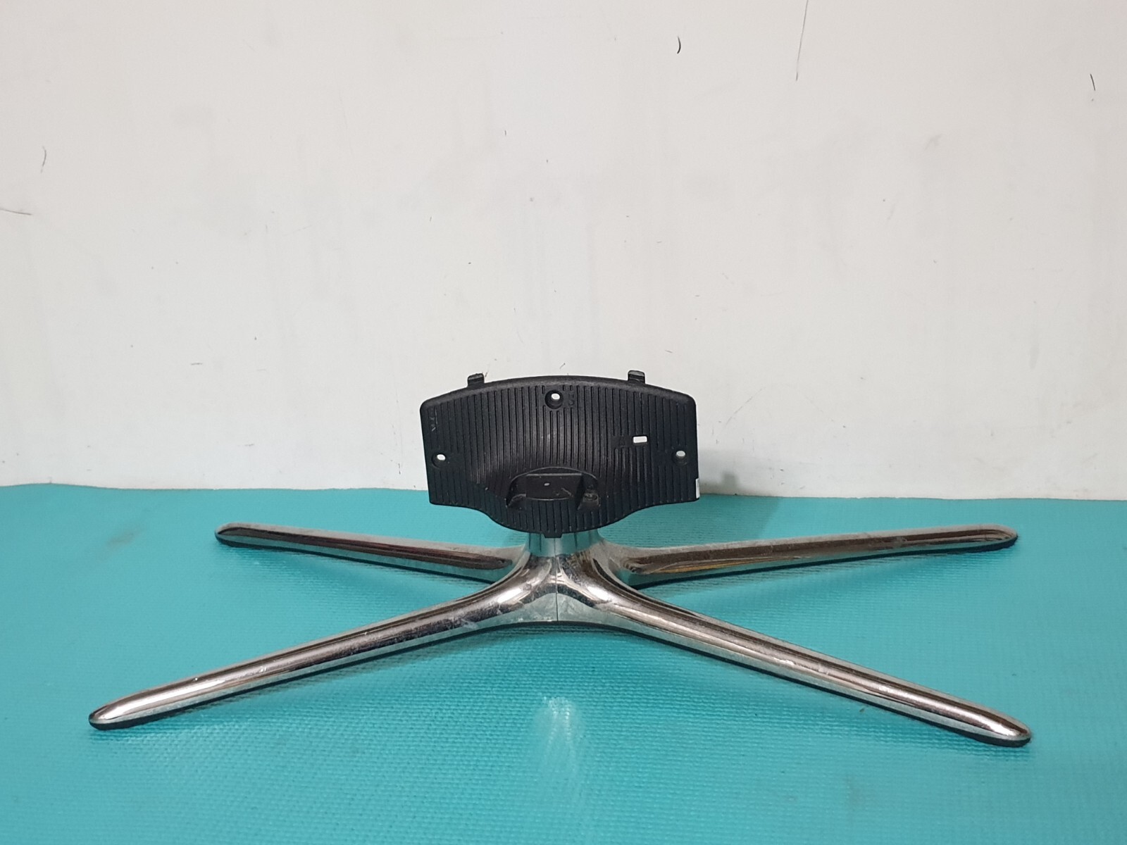 TABLETOP BASE STAND FOR SAMSUNG UE32F6100 UE32F6400 + SCREWS BN61-08822X - Image 4