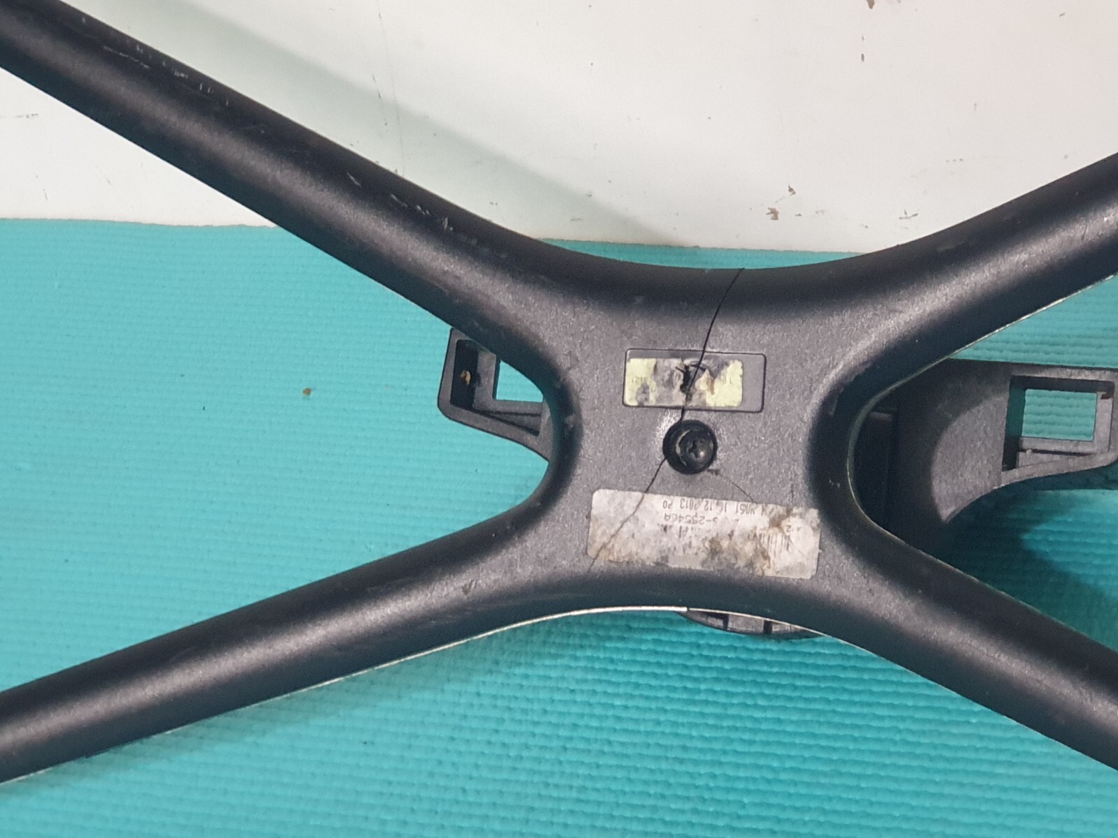 TABLETOP BASE STAND FOR SAMSUNG UE32F6100 UE32F6400 + SCREWS BN61-08822X - Image 7