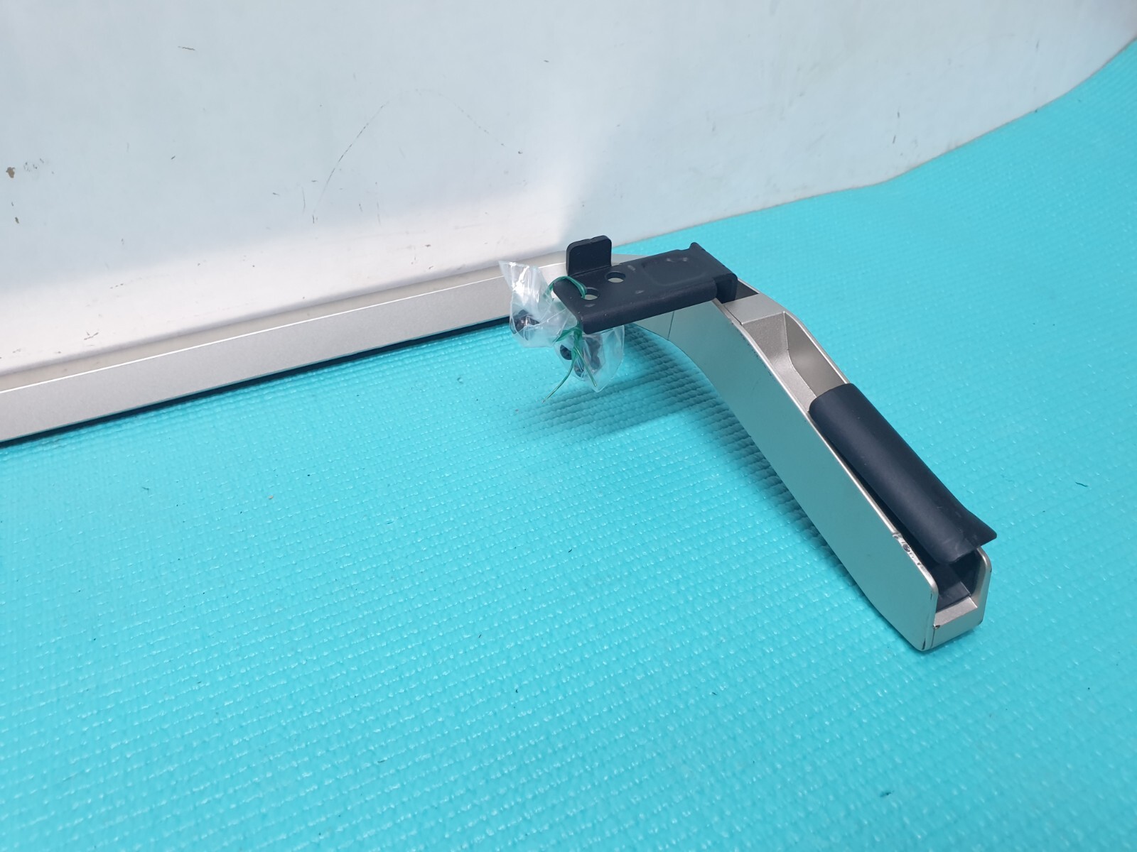 TABLETOP BASE STAND FOR SONY KD-49XE8004 KD-49XE8005 KD-49XE7002 TV + SCREWS S - Image 5