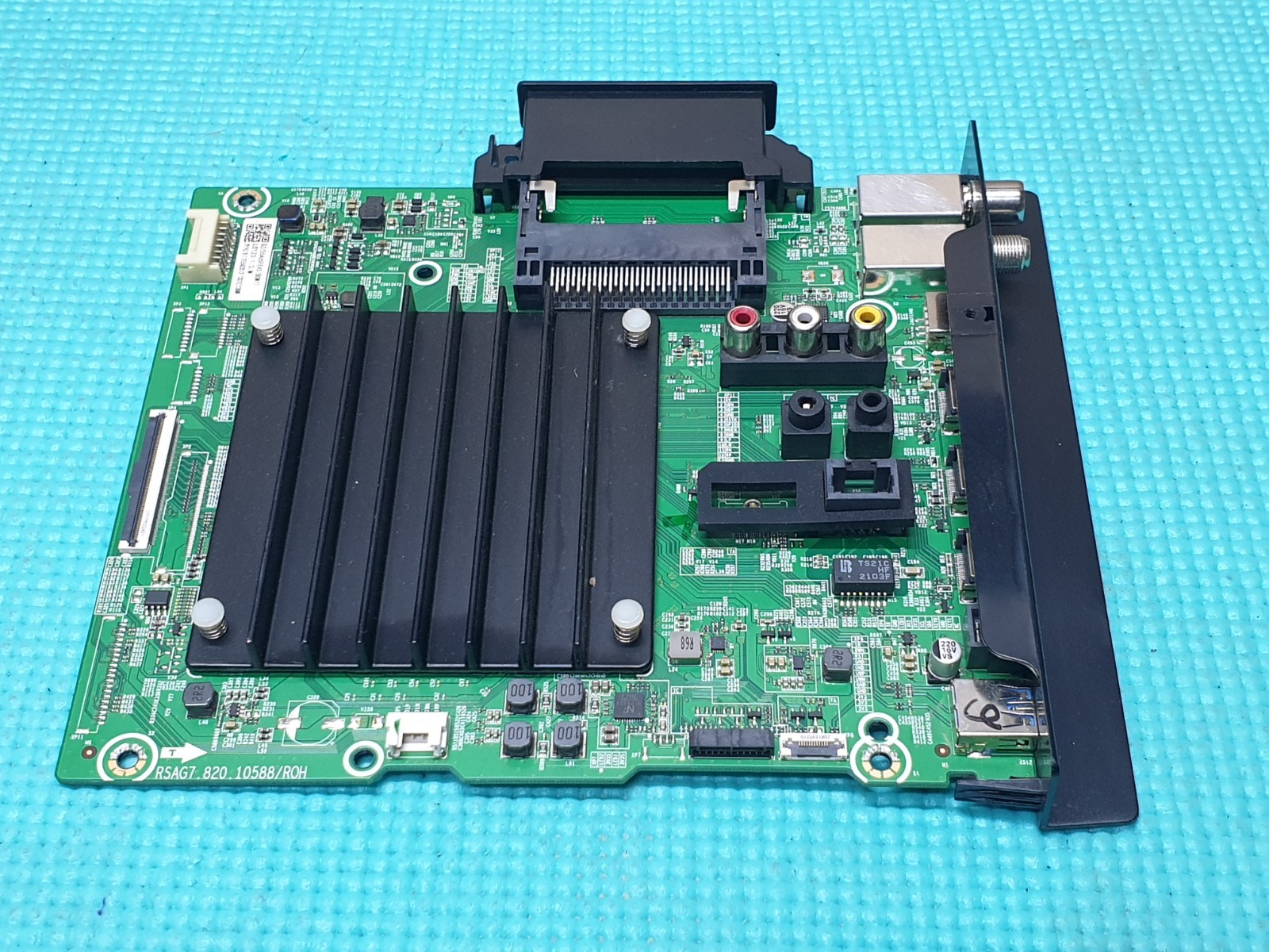 MAIN BOARD MB HISENSE 55E76GQTUK QLED TV RSAG7.820.10588/ROH SCREEN:T550QVN10