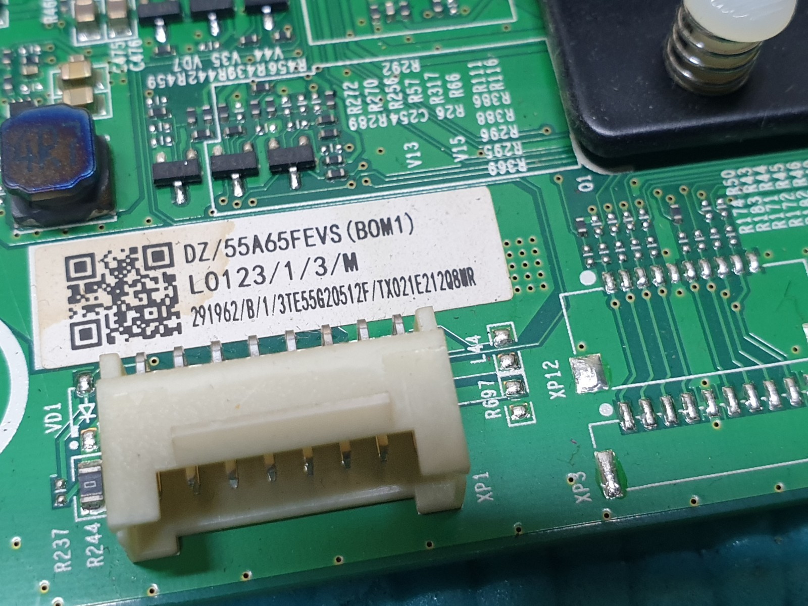 MAIN BOARD MB HISENSE 55E76GQTUK QLED TV RSAG7.820.10588/ROH SCREEN:T550QVN10 - Image 3