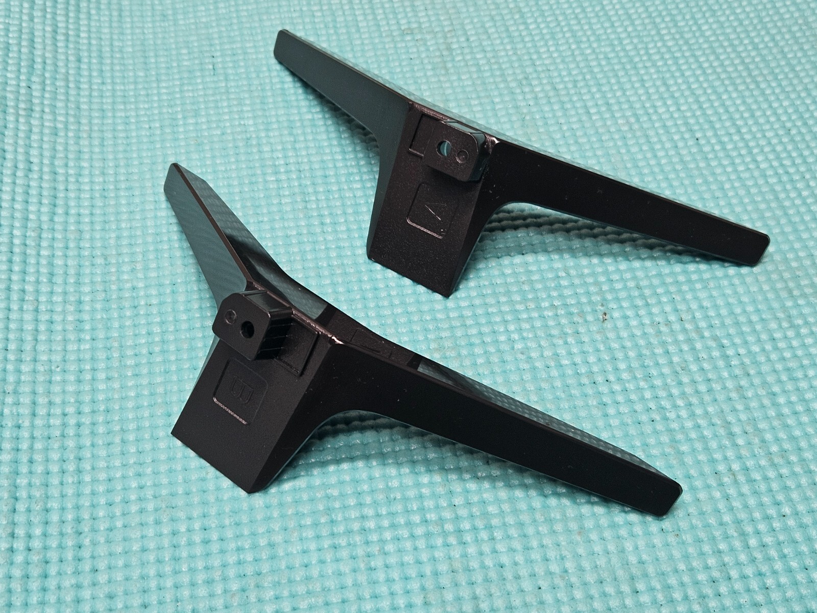TABLETOP STAND BASE LEGS LG 43UJ630V 43UK6300PLB 43LJ5500 43UK6500 TV + SCREWS