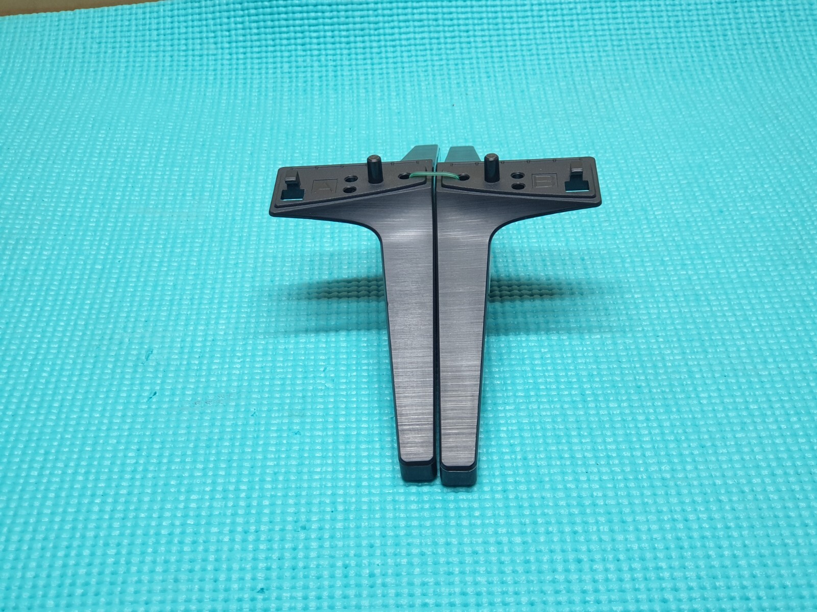 TABLETOP STAND BASE LEGS FOR LG 65UJ6300 65UM6900 60UK6090 60UJ6300 TV + SCREWS - Image 2