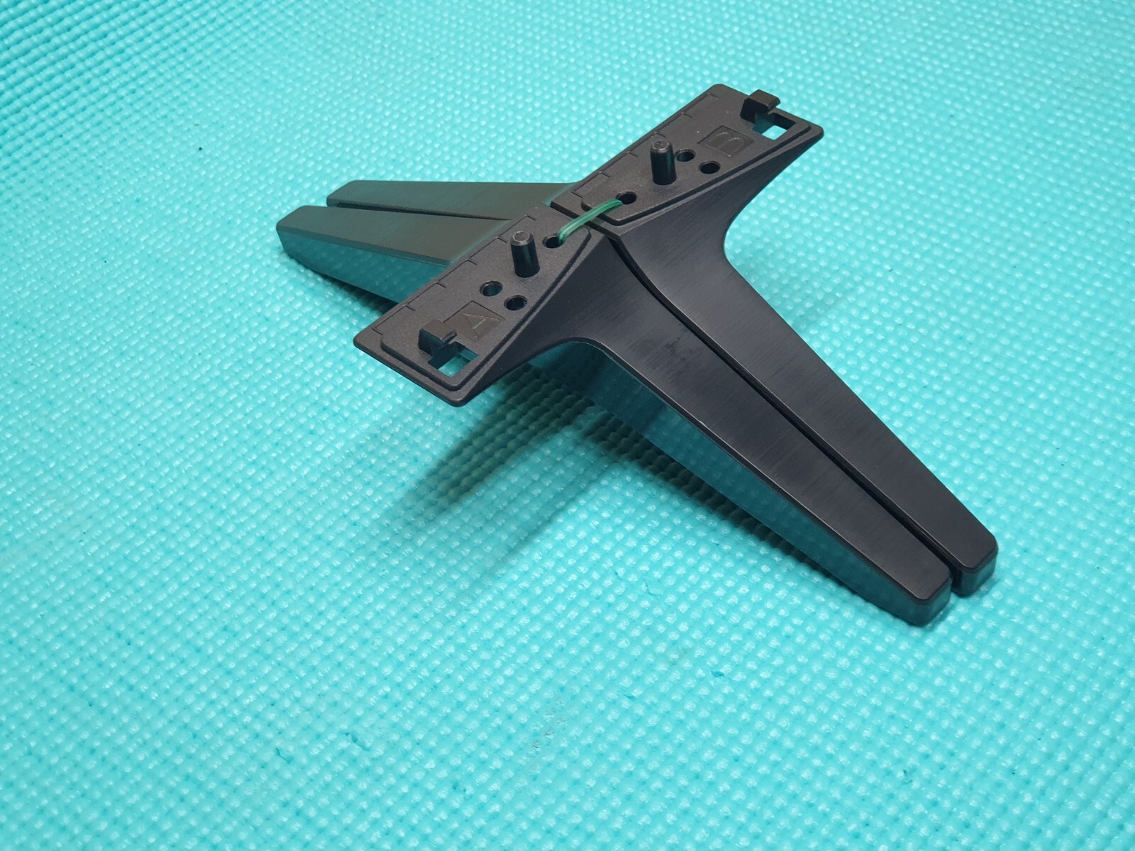 TABLETOP STAND BASE LEGS FOR LG 65UJ6300 65UM6900 60UK6090 60UJ6300 TV + SCREWS - Image 4
