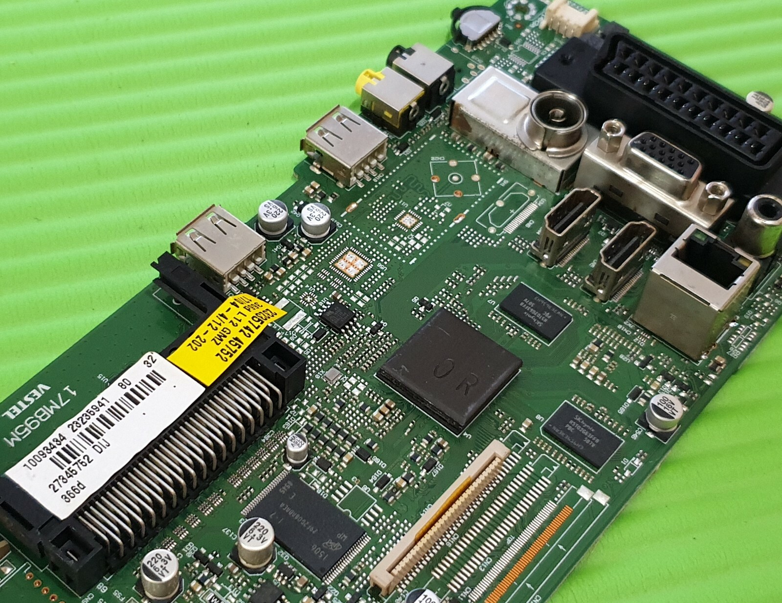 MAIN BOARD FOR DIGIHOME 32272SM-HD 32" TV 17MB95M 23235941 SCREEN:HV320WHB-N00 - Image 5