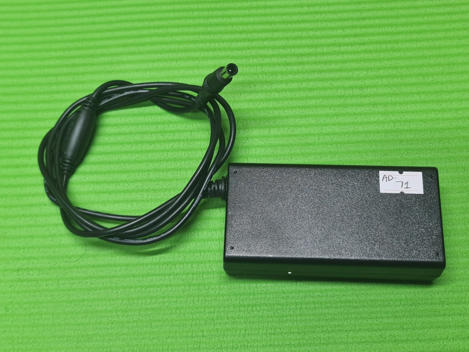 ORIGINAL GENUINE AC POWER SUPPLY CHARGER ADAPTER ROUND PIN 14V 3.22A 90W SAMSUNG