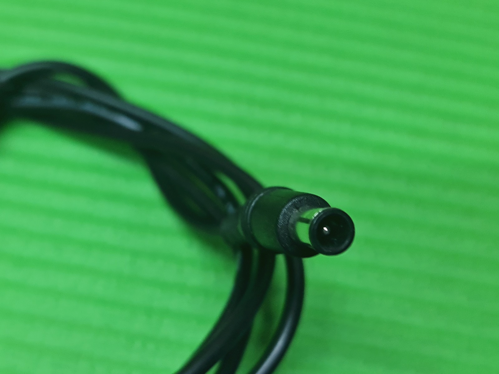 ORIGINAL GENUINE AC POWER SUPPLY CHARGER ADAPTER ROUND PIN 14V 3.22A 90W SAMSUNG - Image 2