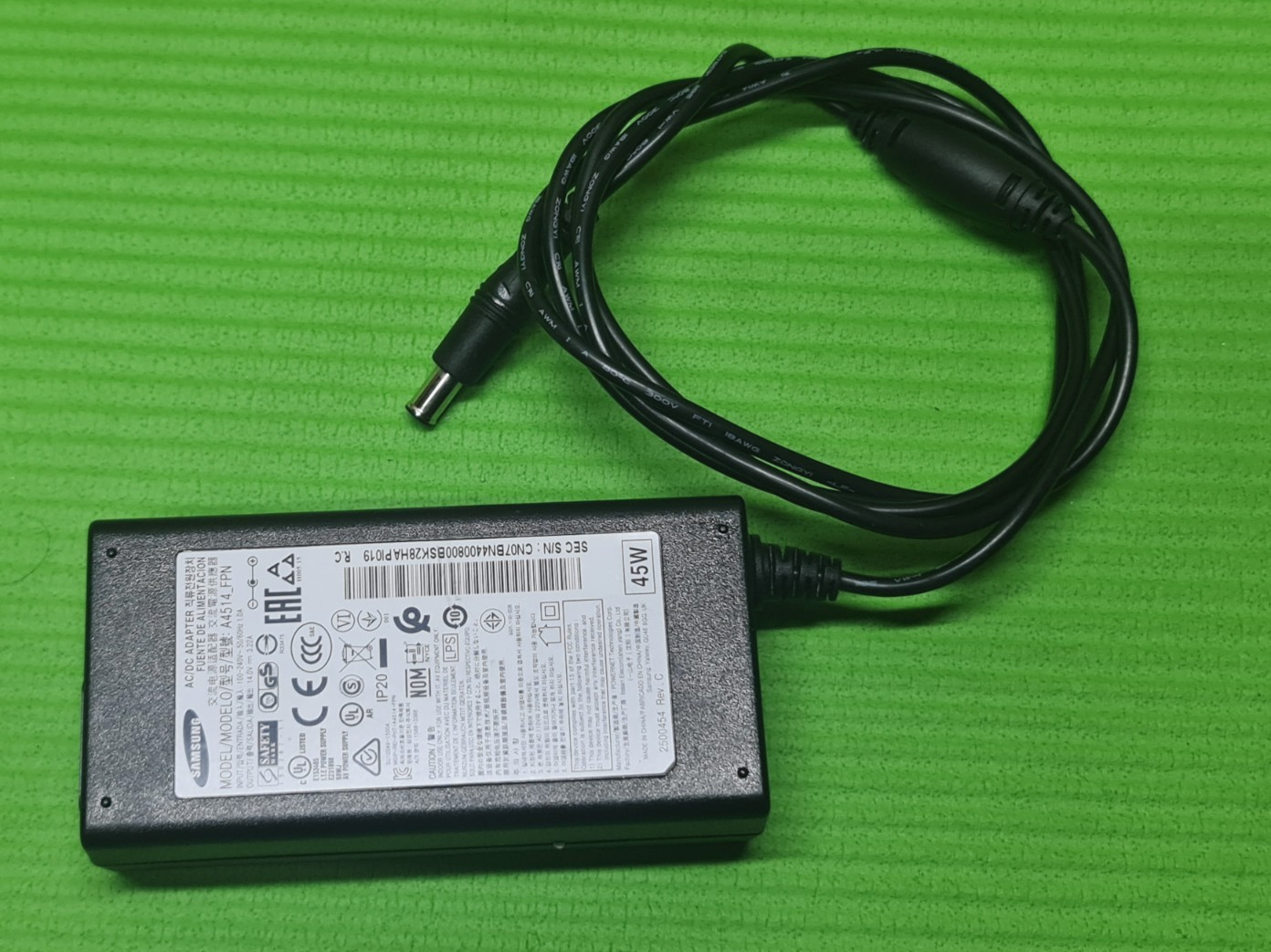 ORIGINAL GENUINE AC POWER SUPPLY CHARGER ADAPTER ROUND PIN 14V 3.22A 90W SAMSUNG - Image 3