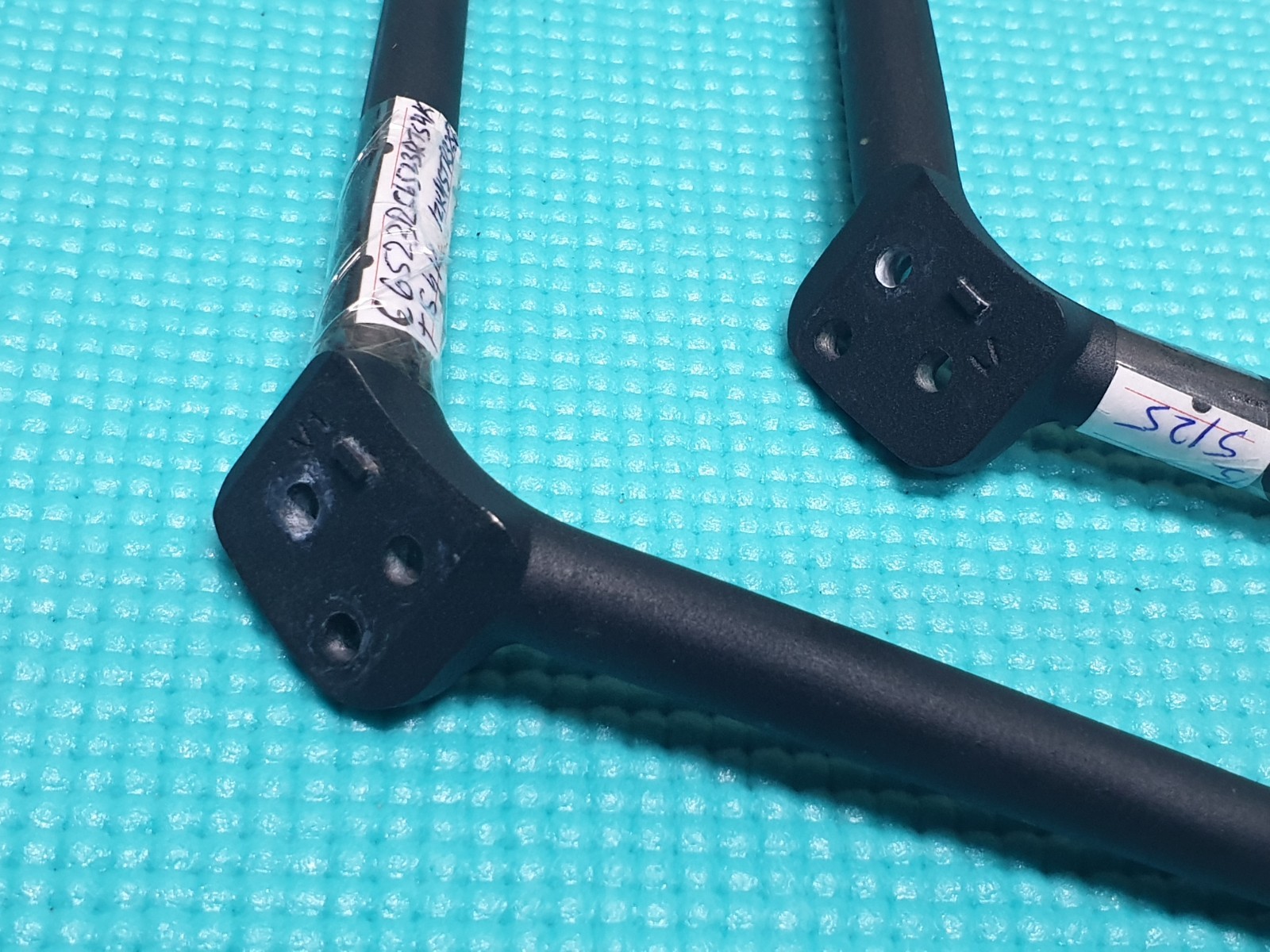 TABLETOP STAND BASE LEGS FOR CELLO C6523RTS4K/ZK4STR3256 TV + SCREWS - Image 3