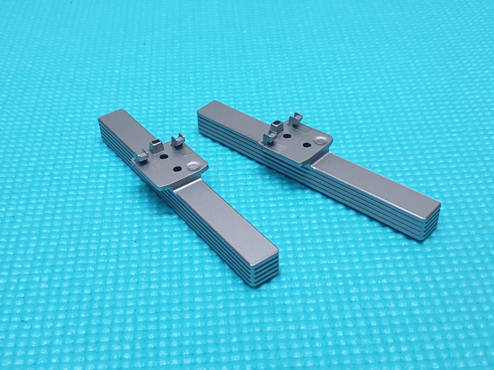 ORIGINAL STAND BASE LEGS FOR PHILIPS 24PFT5525/05 24PFT5505/05 24" TV + SCREWS