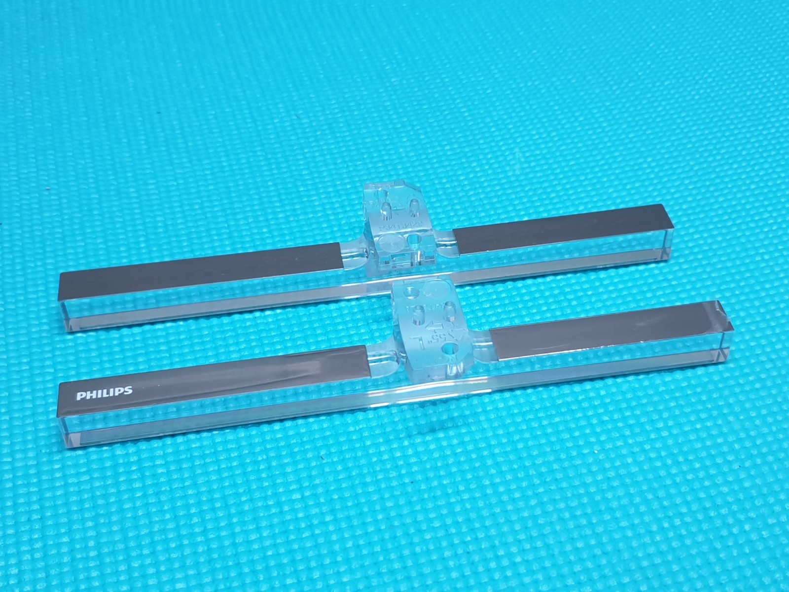 COMPLETE ORIGINAL BASE STAND FEET PHILIPS 50PUS6754/12 55PUS6754/12 TV + SCREWS