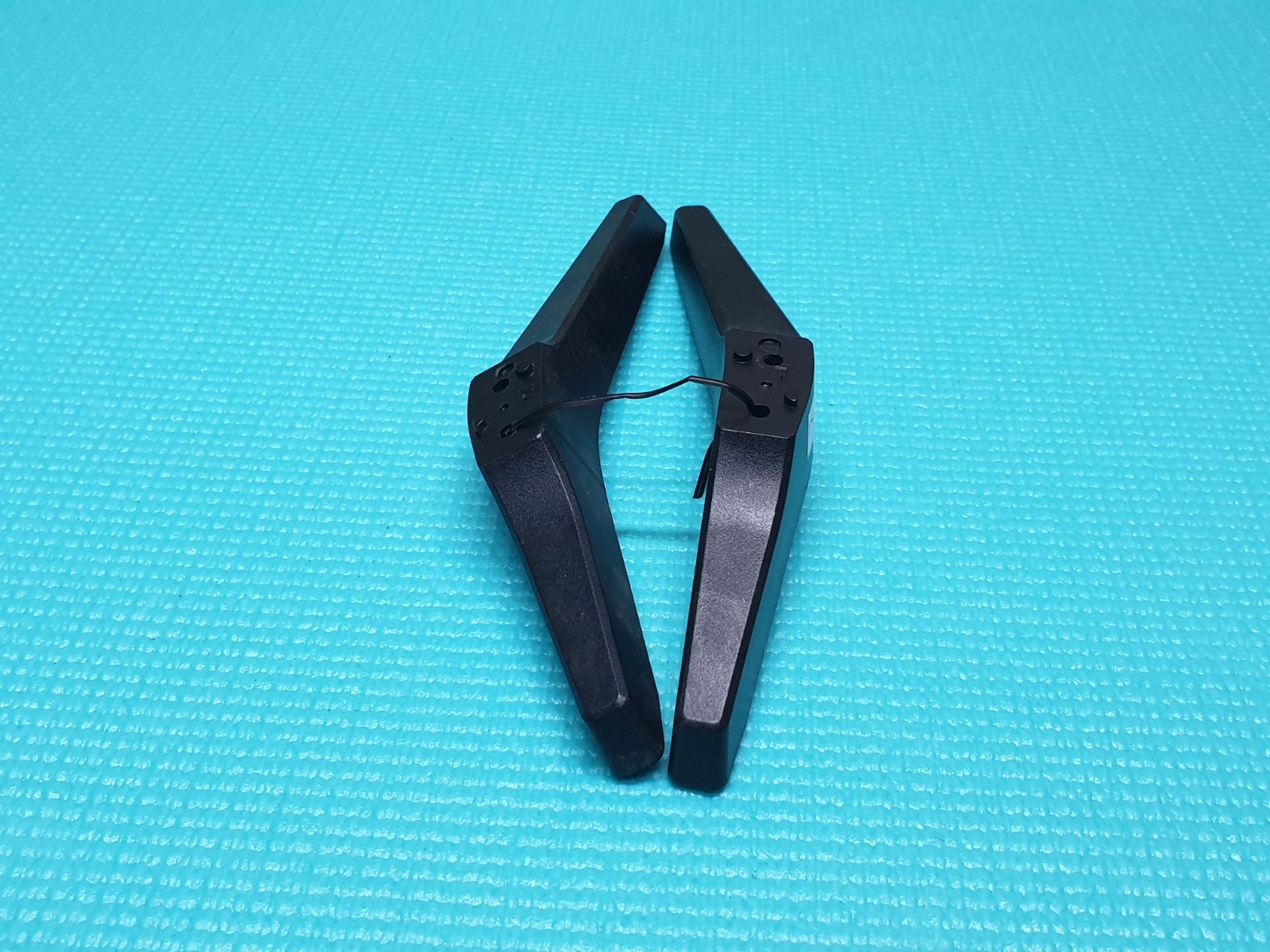 COMPLETE ORIGINAL BASE STAND LEGS SHARP LC-40FG3141K LC-40FG3142E TV + SCREWS - Image 3
