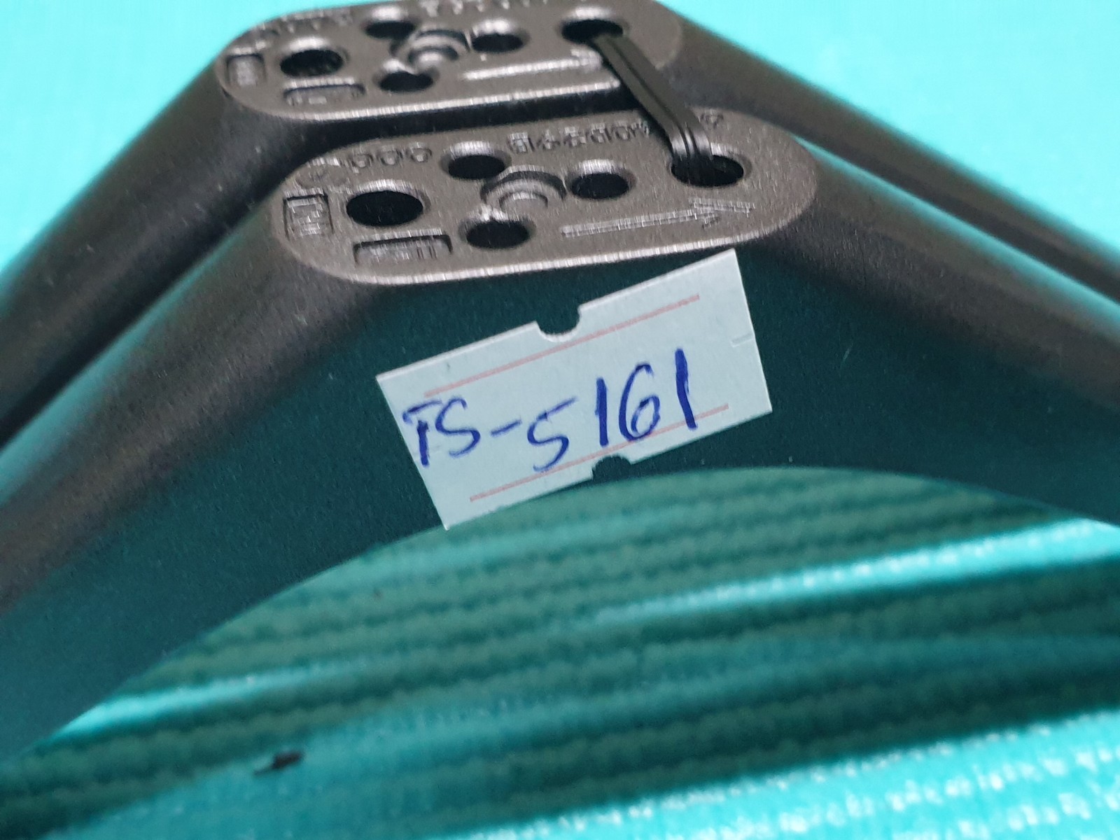 COMPLETE ORIGINAL BASE STAND FEET LEGS FOR TCL 40ES568 40SF650 LED TV + SCREWS G - Image 4