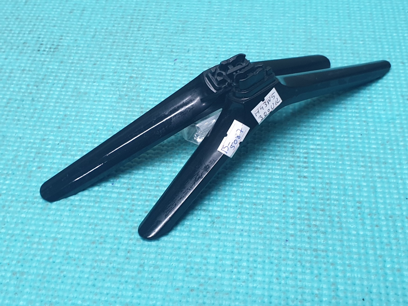 TABLETOP STAND BASE LEGS FOR HISENSE H43N5300UK H43N5500UK H49N5500UK LED TV - Image 2