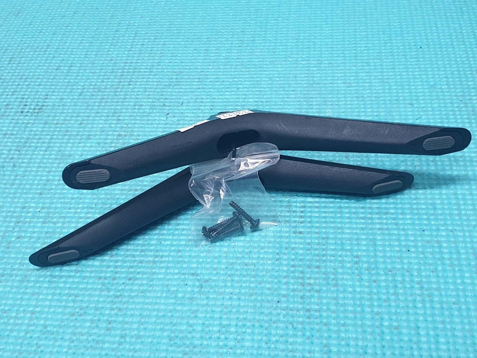 TABLETOP STAND BASE LEGS FOR HISENSE H43N5300UK H43N5500UK H49N5500UK LED TV - Image 3