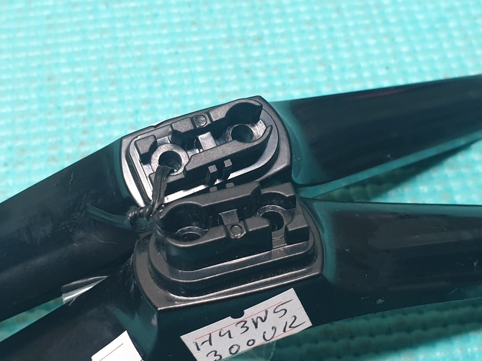 TABLETOP STAND BASE LEGS FOR HISENSE H43N5300UK H43N5500UK H49N5500UK LED TV - Image 4