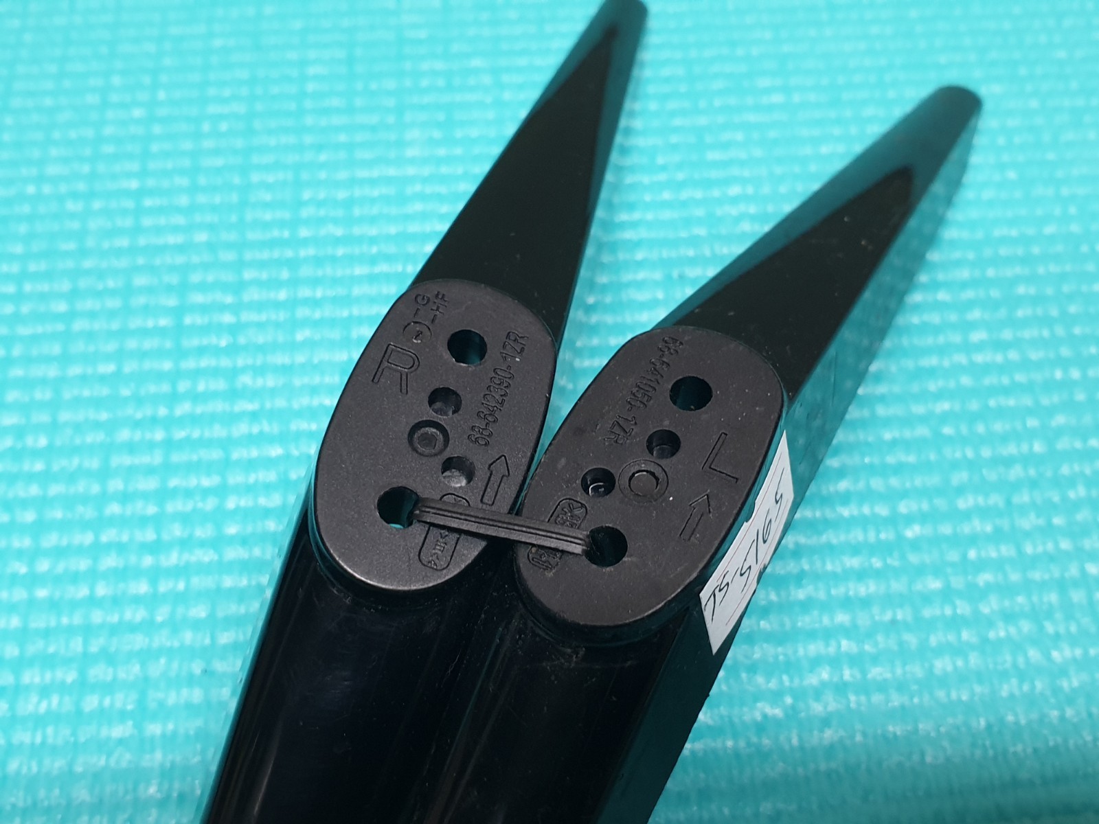 COMPLETE ORIGINAL BASE STAND FEET LEGS FOR TCL 43P610K 43P610 43" TV + SCREWS - Image 4