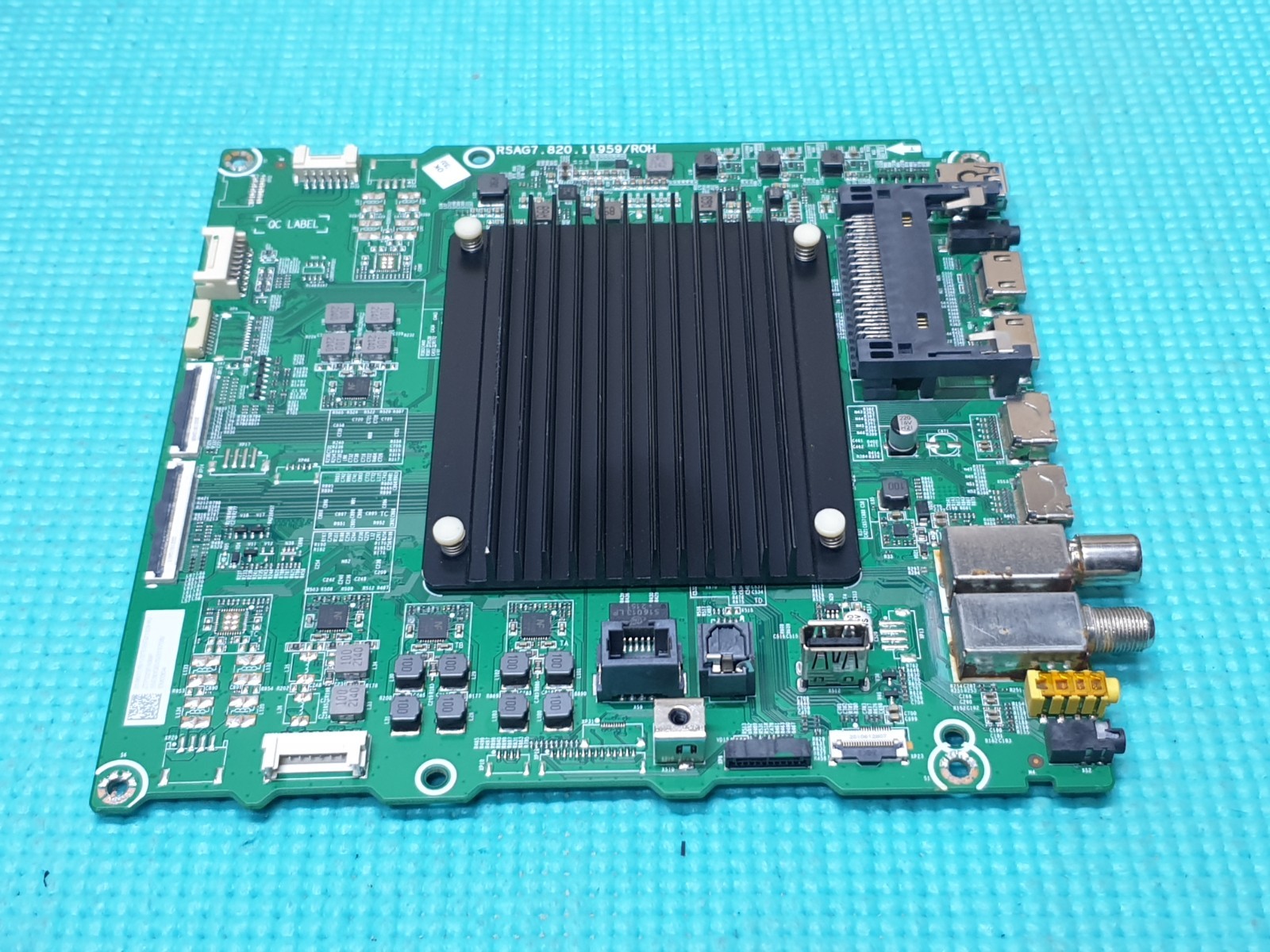 MAIN AV BOARD MB HISENSE 55U8HQTUK LED TV RSAG7.820.11959/ROH SCREEN:HV500QUB