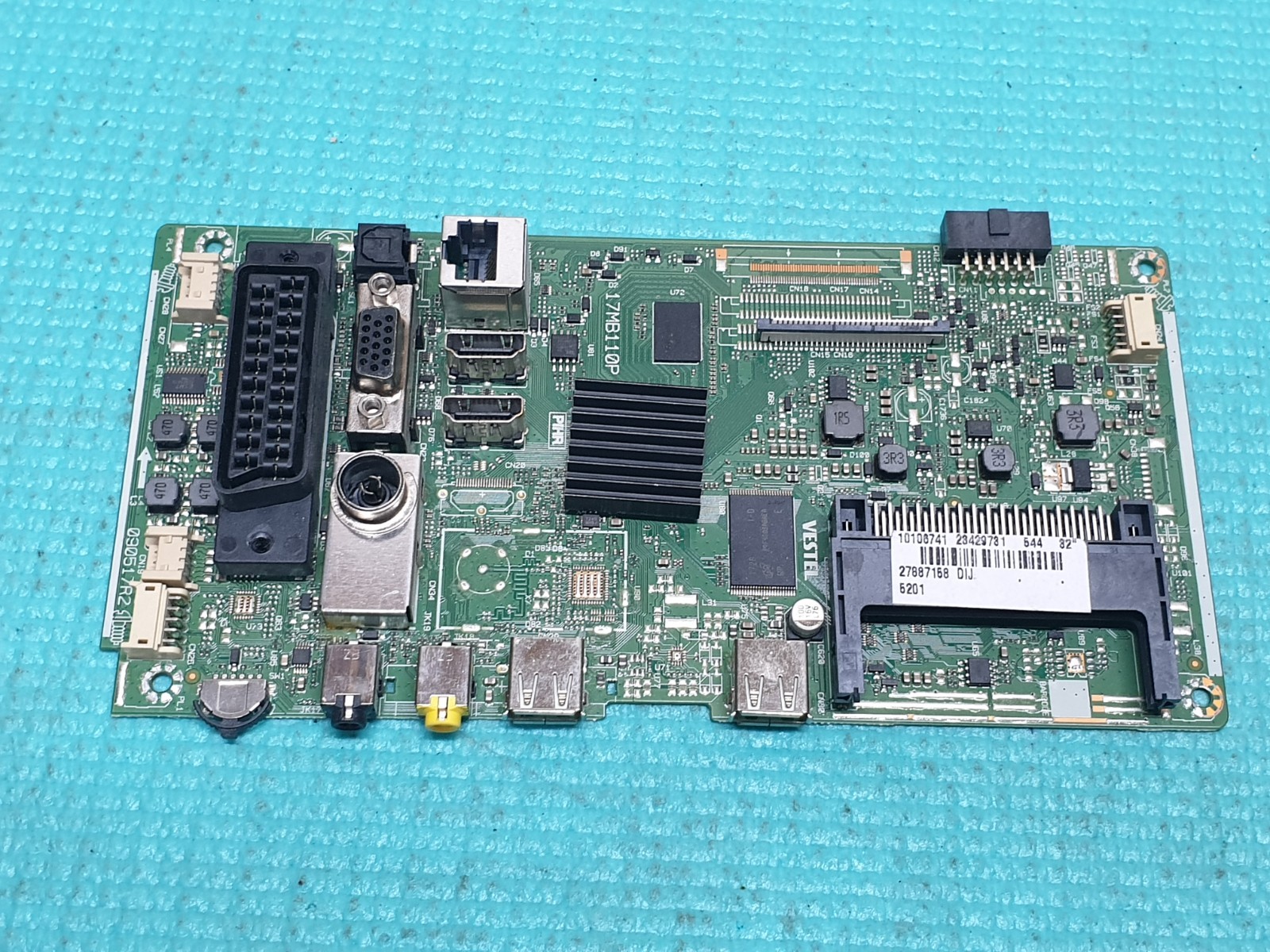 MAIN BOARD MB HITACHI 32HB6J61U 32" LED TV 17MB110P 23429731 SCREEN:LSC320AN09