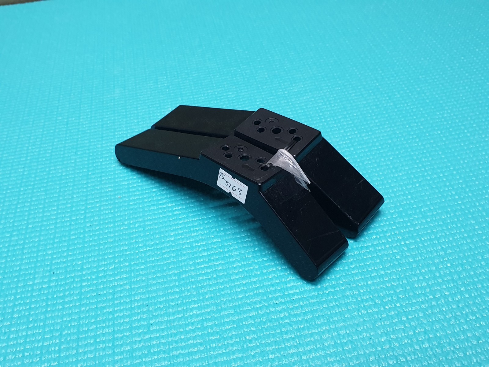 COMPLETE ORIGINAL BASE STAND FEET LEGS FOR 32LV2E63DB 32" TV + SCREWS 23866861 - Image 2